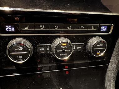 VOLKSWAGEN Golf Business 1.6 TDI 85kW...