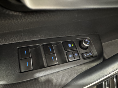 TOYOTA Corolla 1.8 125H BUSINESS ECVT