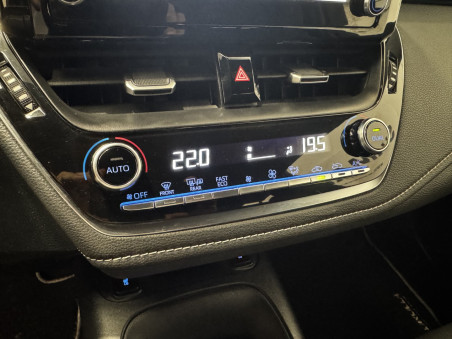 TOYOTA Corolla 1.8 125H BUSINESS ECVT