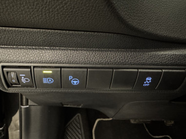 TOYOTA Corolla 1.8 125H BUSINESS ECVT