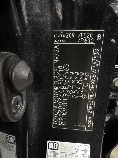 TOYOTA Corolla 1.8 125H BUSINESS ECVT