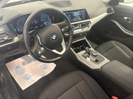 BMW 330e
