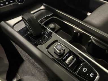 Volvo XC60 B4 Momentum Pro