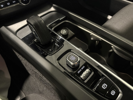 Volvo XC60 B4 Momentum Pro