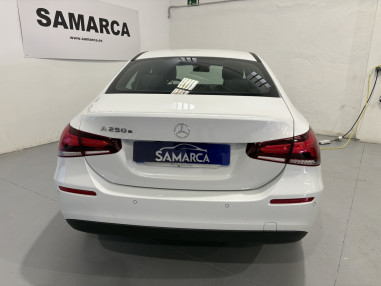 Mercedes Benz A250e berlina