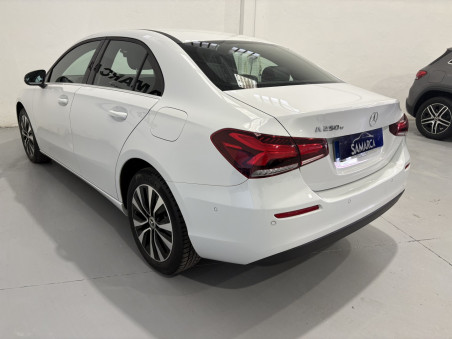 Mercedes Benz A250e berlina
