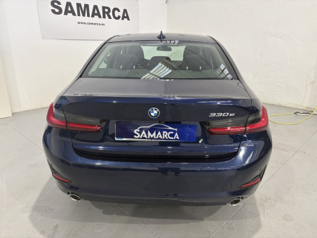 BMW 330e