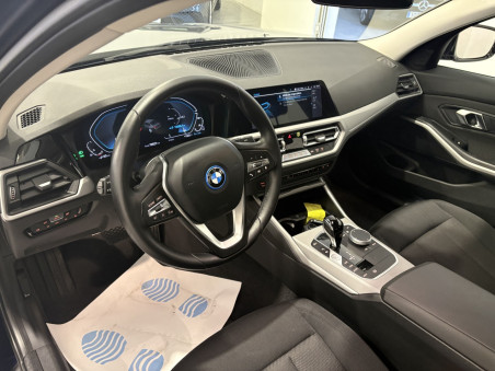 BMW 330e
