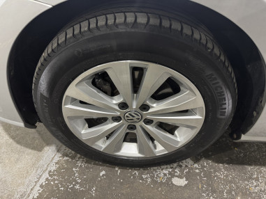 VOLKSWAGEN Golf Business Navi 1.6 TDI...